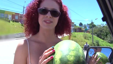 Red-haired watermelon vendor Elisa Odiosa fucked by a stranger