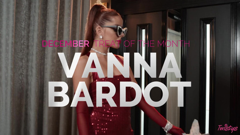 Vanna Bardot in December TOTM - Hollywood Holiday