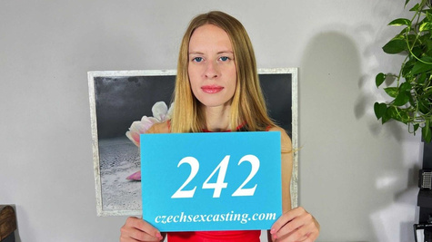 Nikki Riddle in Ukrainian model tries her luck at Czech casting